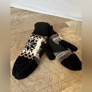 NEW Isotoner mittens, warm lining (see tag photo) black with pattern